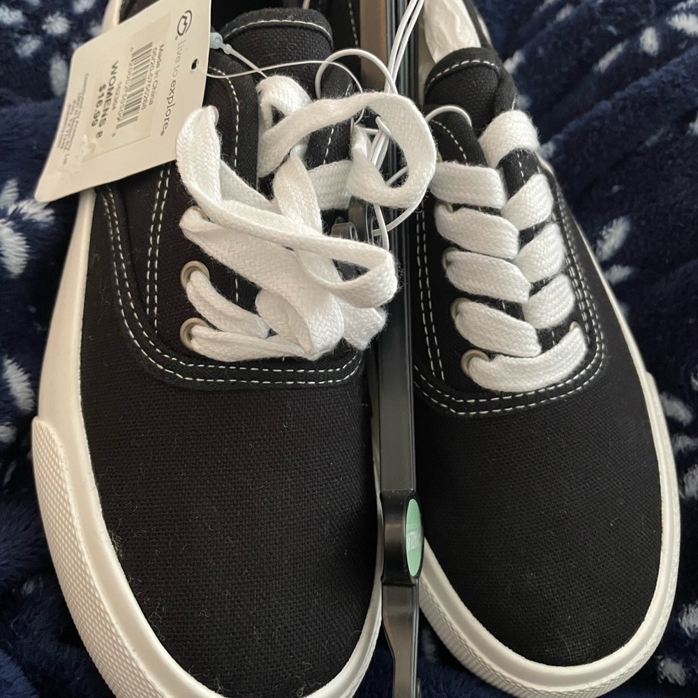 Magellan outdoors sneakers